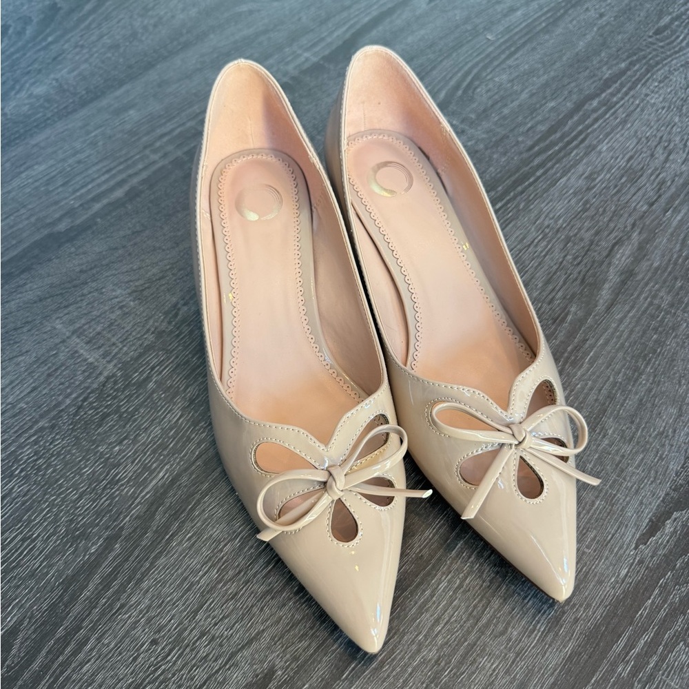 New Journee Collection Elegant Beige Lutana Pointed Kitten Heel Pumps Bow 8.5